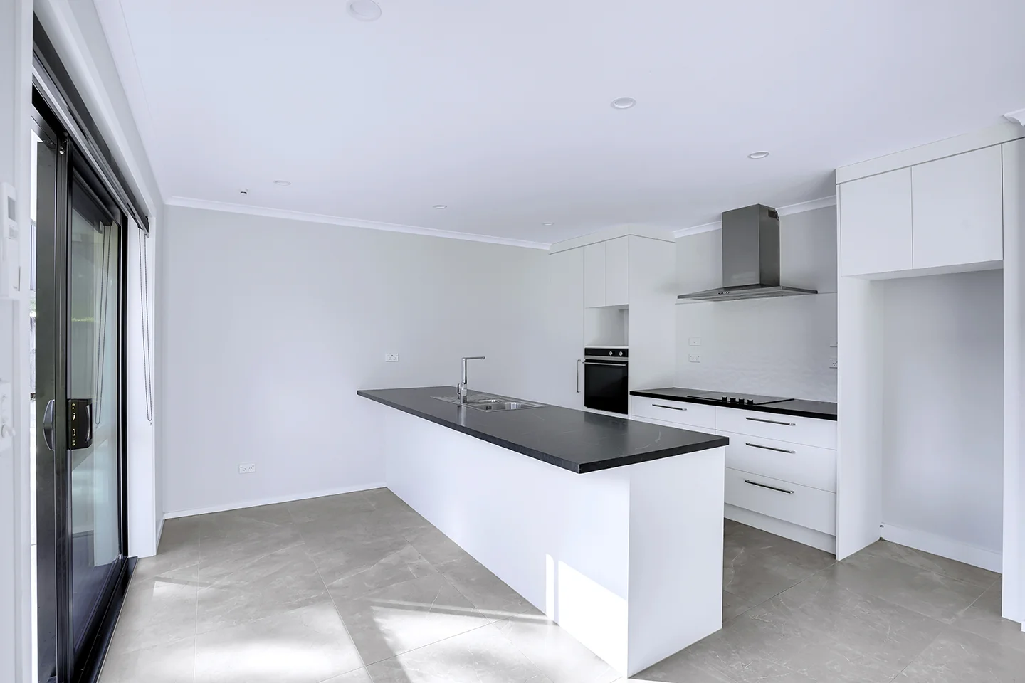 Dinsdale 3房  GJ Gardiner Built Modern Brick Beauty - Freehold