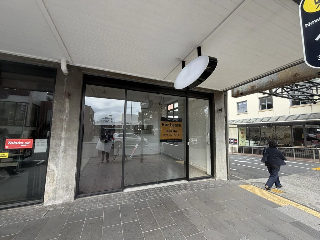 Newmarket  Corner Profile Broadway Retail