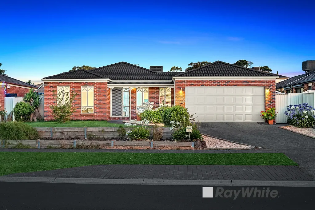 50 Scotsdale Drive, Cranbourne East, VIC 3977