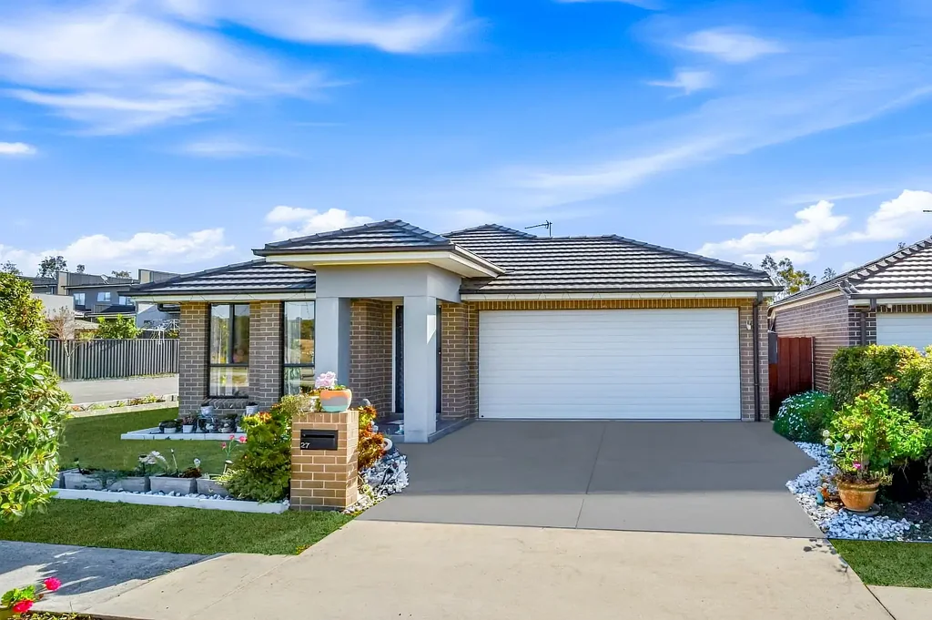 Spring Farm 4બેડરૂમ Modern Single-Level Living