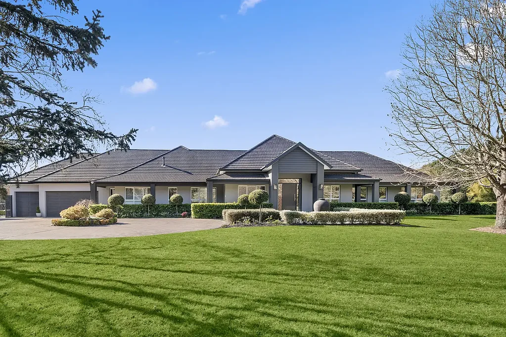 12 Kimberley Drive, Bowral, NSW 2576
