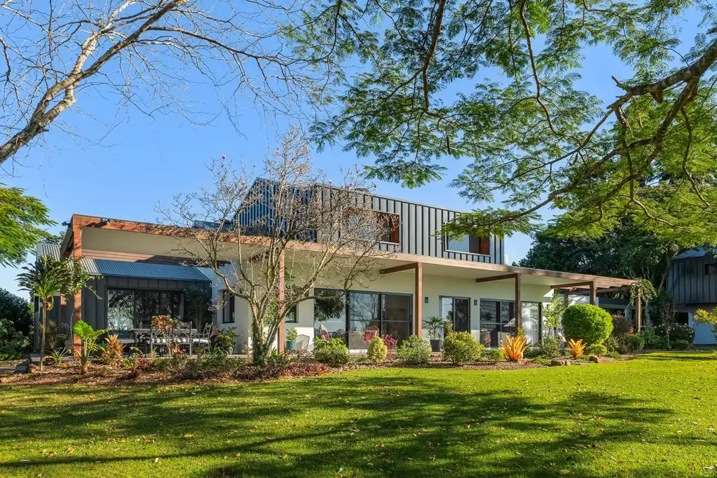 Rous 5ਬੈੱਡਰੂਮ Hinterland Estate with Pool, Tennis Court & Resort-Style Living