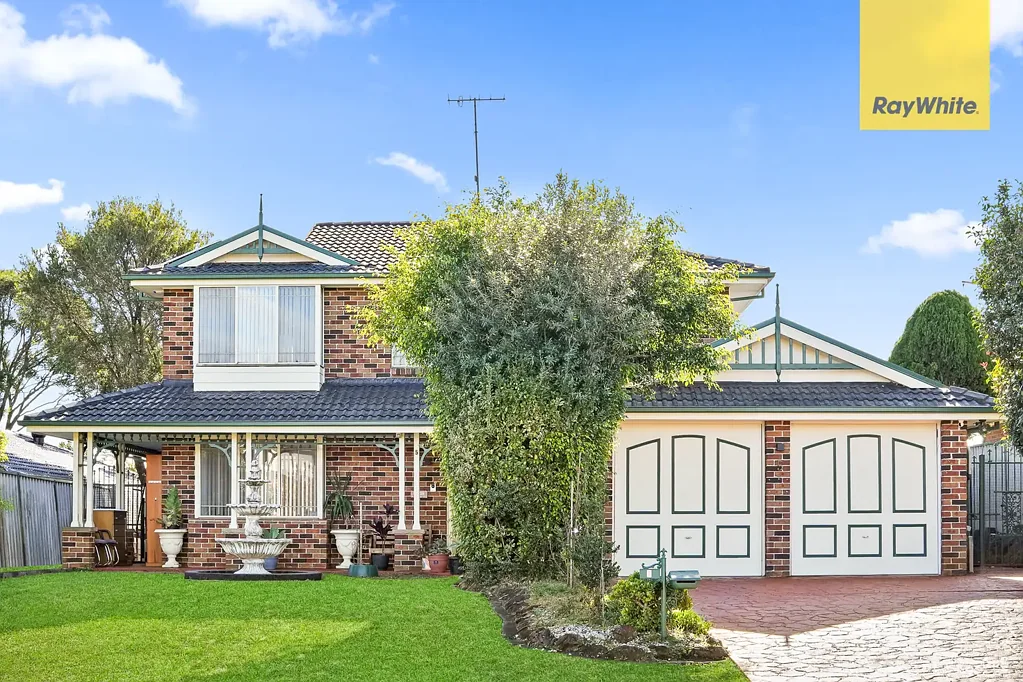 Claremont Meadows 5房 全屋焕新粉刷 高端厨房燃气灶具 全屋管道冷暖 28块太阳能板 双车位遥控车库 步行便利设施 优质学区房 社区安宁私密 尖端安防系统 Relaxed Living in a Beautifully Updated Home