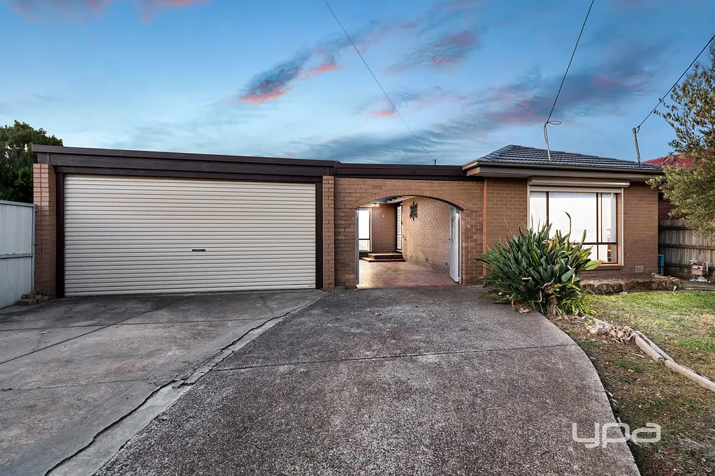 St Albans 3 Bedroom Solid, Spacious & Superbly Located - Your Forever Home Awaits