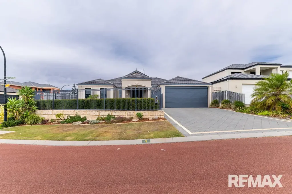 Quinns Rocks 4ห้องนอน UNDER OFFER BY THE BRETT WHITE TEAM