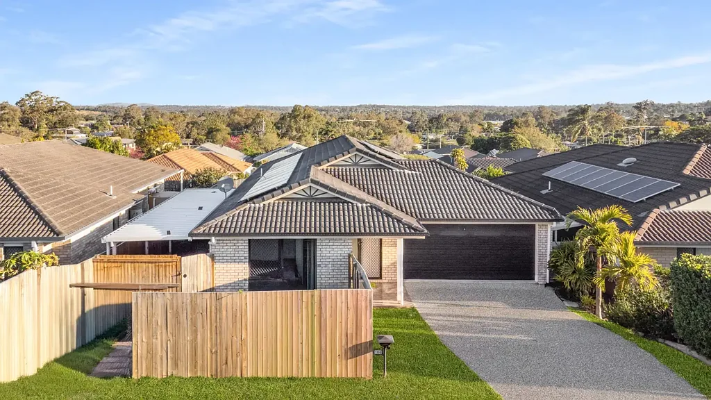 Drewvale 4 Bedroom Captivating Family Haven in Stretton College Catchment