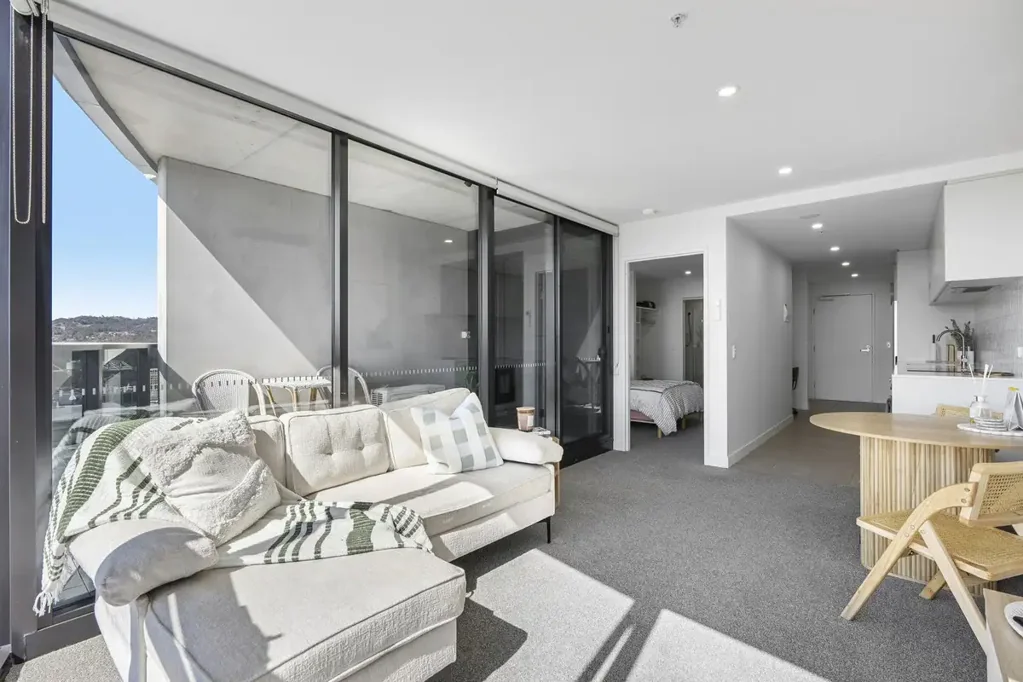 Phillip 1બેડરૂમ Stylish Living with Unobstructed Views