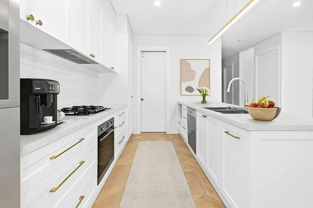 Luxury Near NEW Architect-designed 4 Bedder House