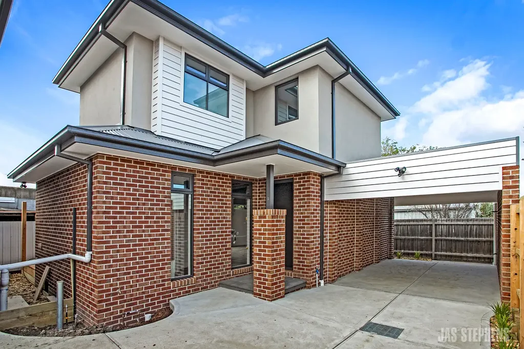 Contemporary Home in Premier West Footscray Location