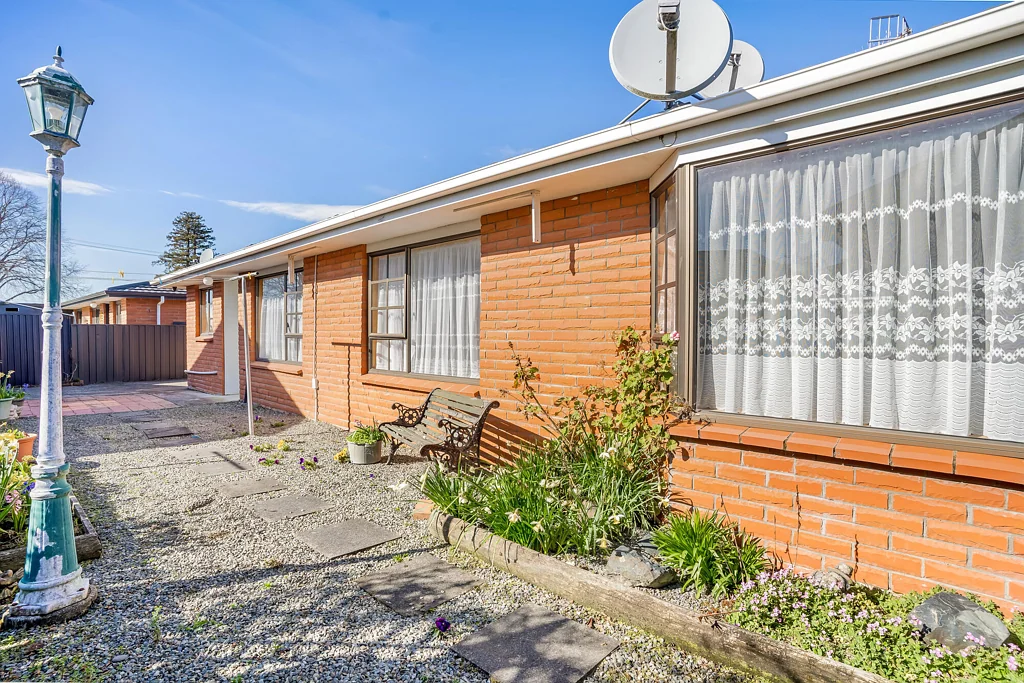 Winton 2침실 Comfortable, secure town living