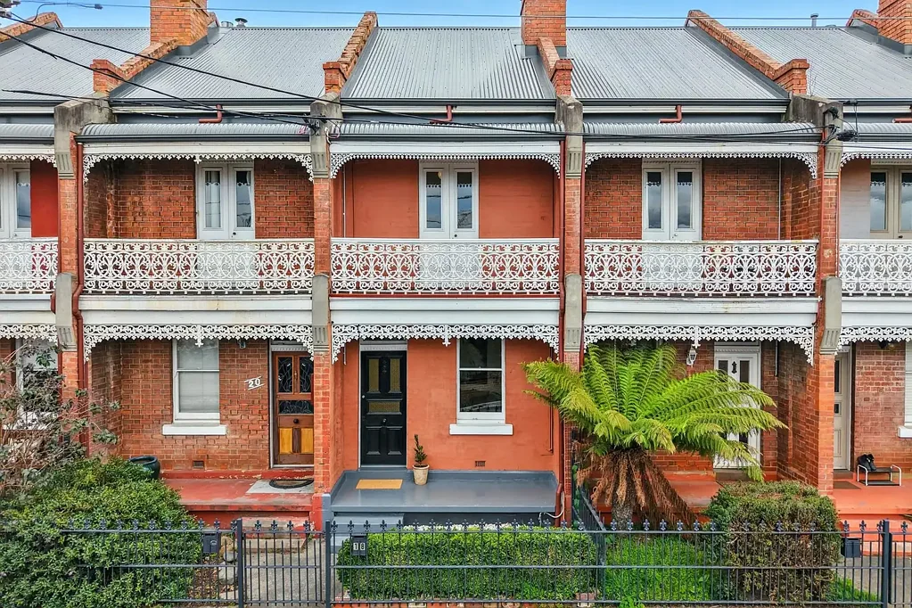 Sandy Bay 2 Bedroom Victorian terrace charm by the sea