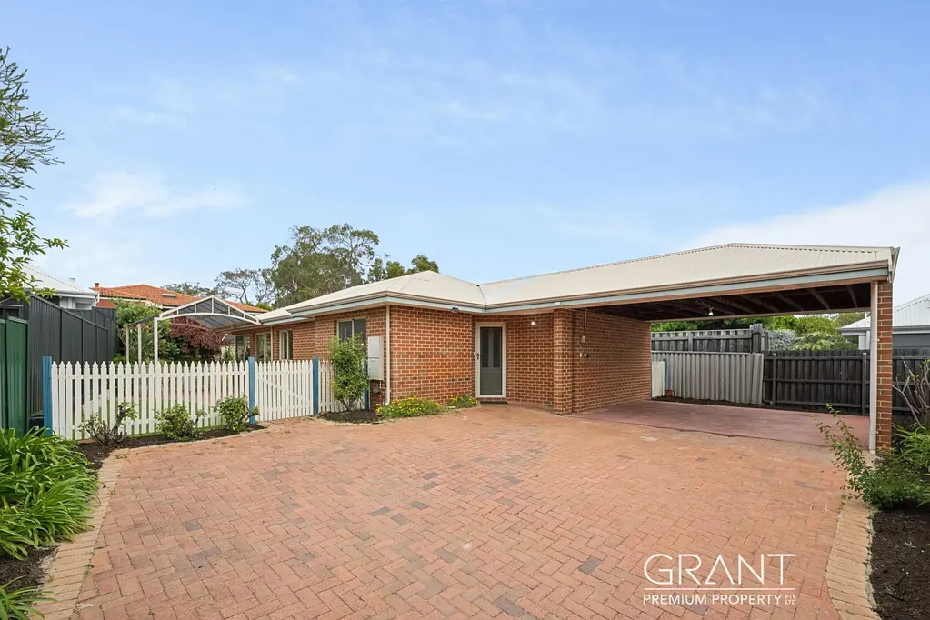 Melville 3ਬੈੱਡਰੂਮ New to market!