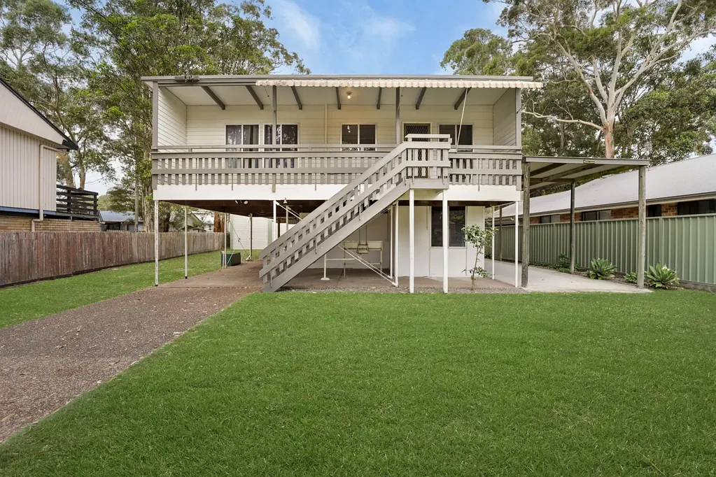 Short Term Lease - Waterfront Home