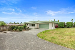 5 Burnt Oak Drive, Pyes Pa