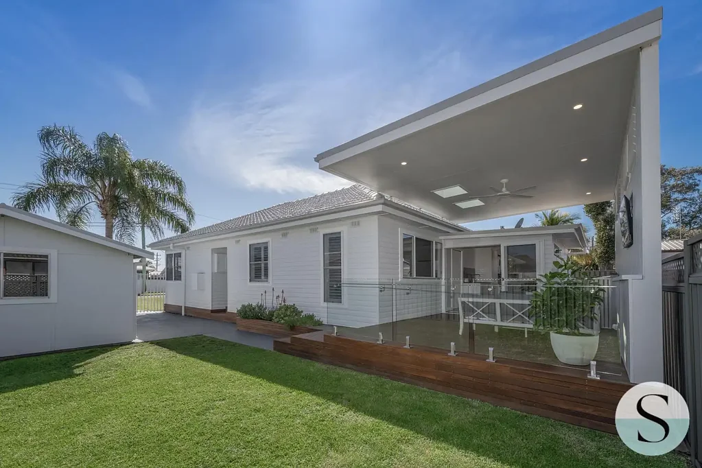 Belmont South 3房  Epitome Of Lifestyle Lakeside Cottage, All Renovated, Winning Outdoor Entertaining, Easy Care Block, Set Between The Lake & Beach