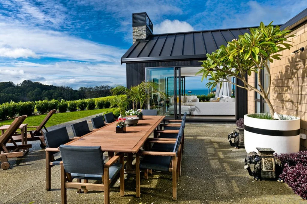 Okura 4 Bedroom Modern luxury with coastal views