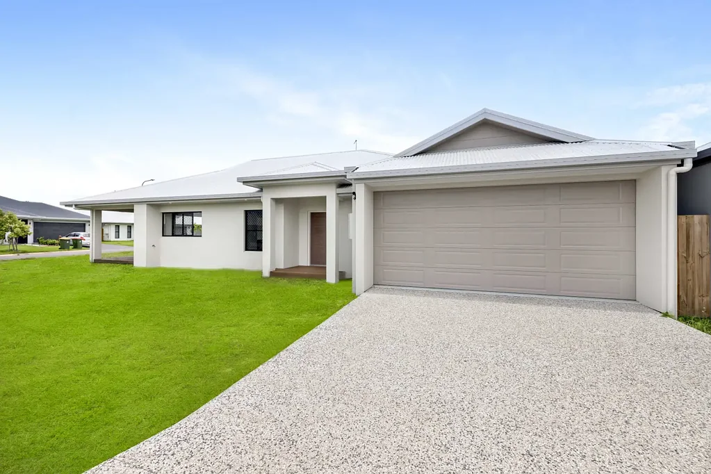 Smithfield 4Kwarto Brand New Coastal Contemporary Living Minutes from the Beach