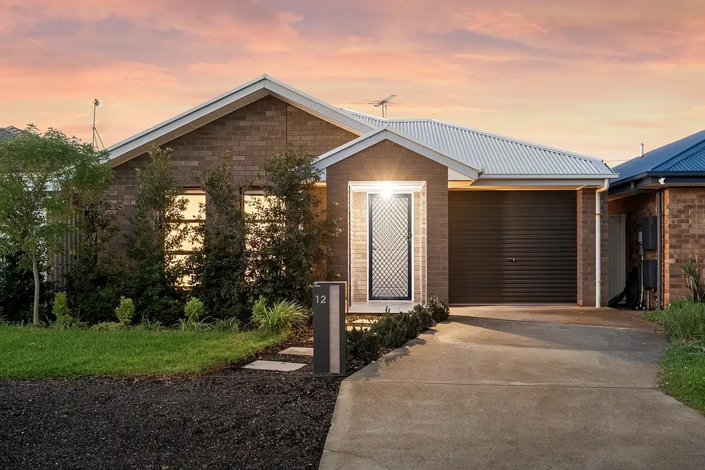 Munno Para West 3房  Relaxed Living with Outdoor Entertaining Appeal.
