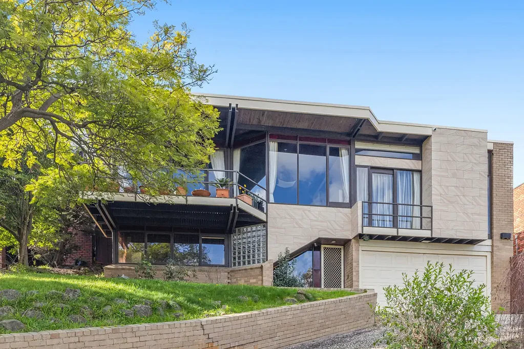 Keilor 4房 卓越设计尽显迷人景致 Stellar Design Showcases Stunning Views
