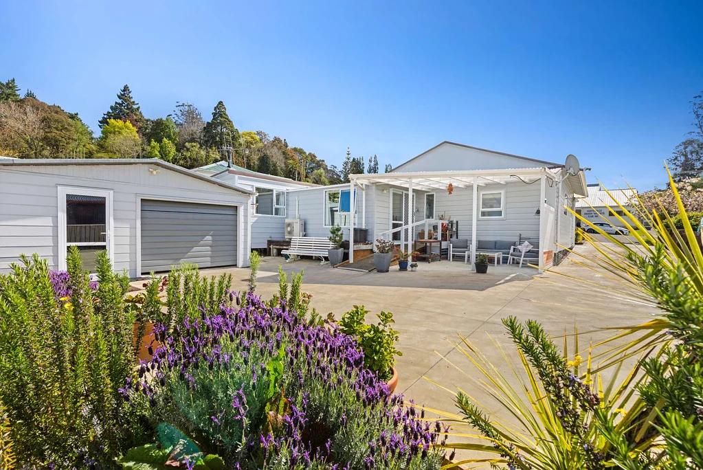 Hunterville 3 Bedroom A must VIEW property, priced to sell.