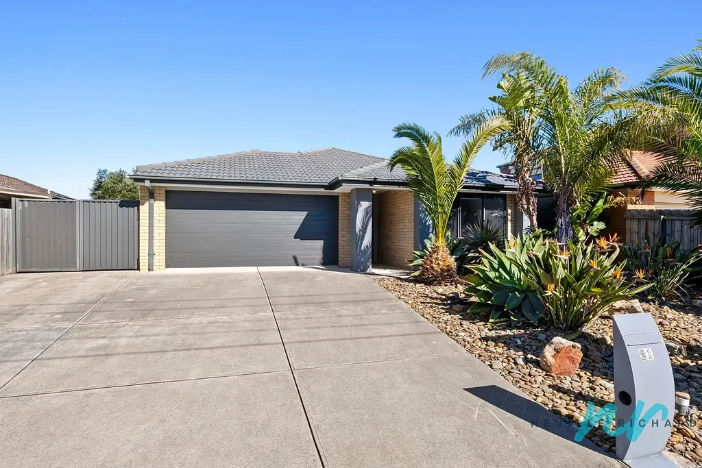 St Leonards 3ਬੈੱਡਰੂਮ Modern Family Home with Excellent Side Access for Boat and Caravan Storage