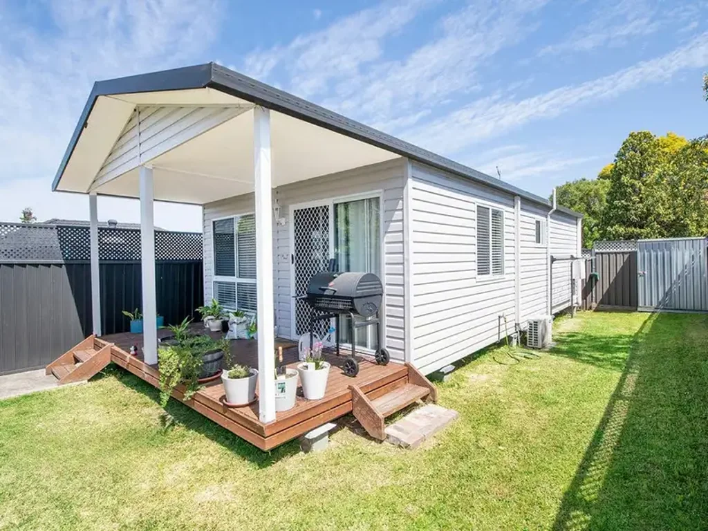 Modern 2-Bedroom Granny Flat with Air Conditioning – South Penrith
