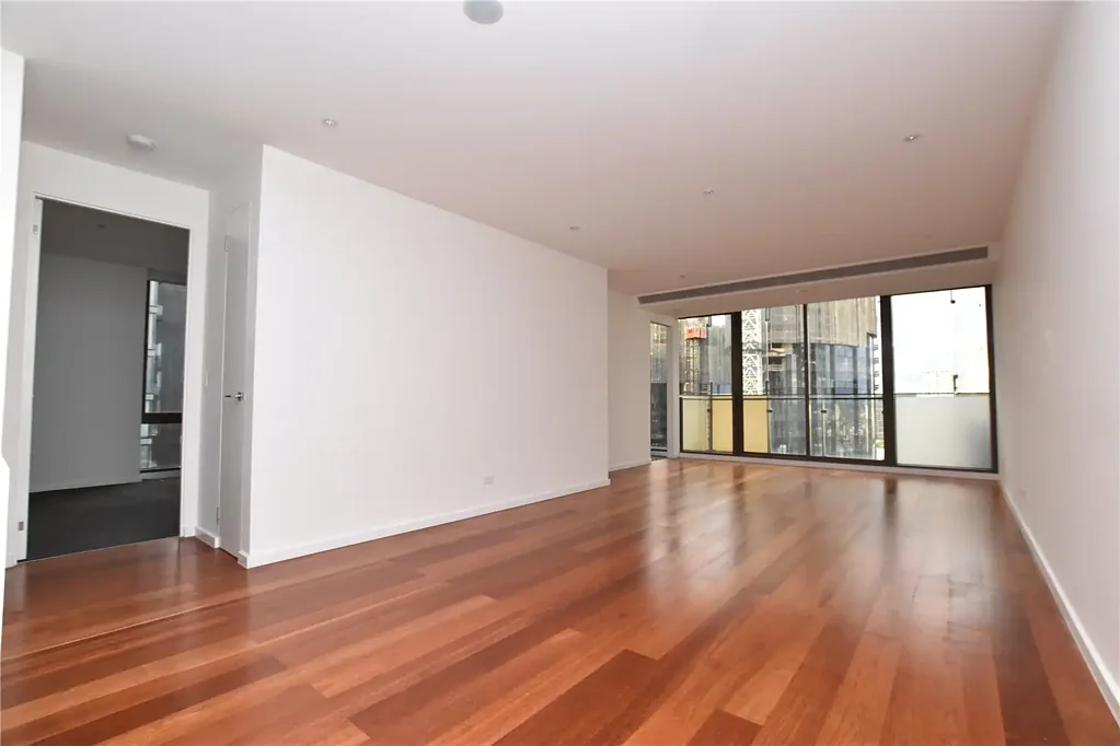 Epic 19th Floor - Elegant Three Bedroom Apartment in The Heart of Southbank!
