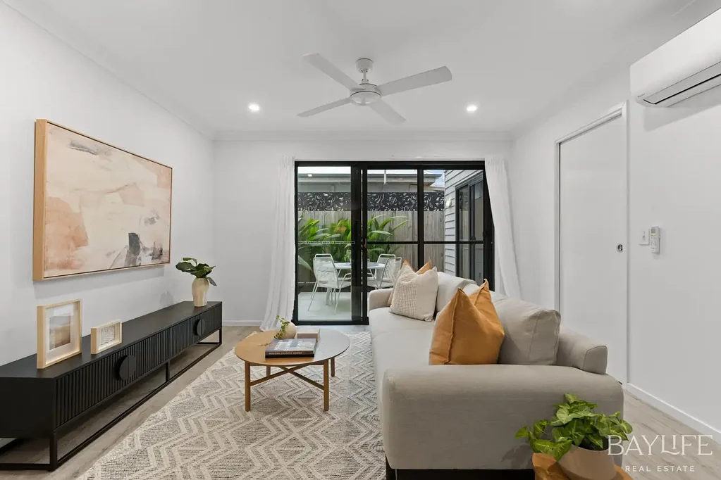 Woody Point 3कमरा Contemporary Bayside Living , Walking Distance to the Waterfront!