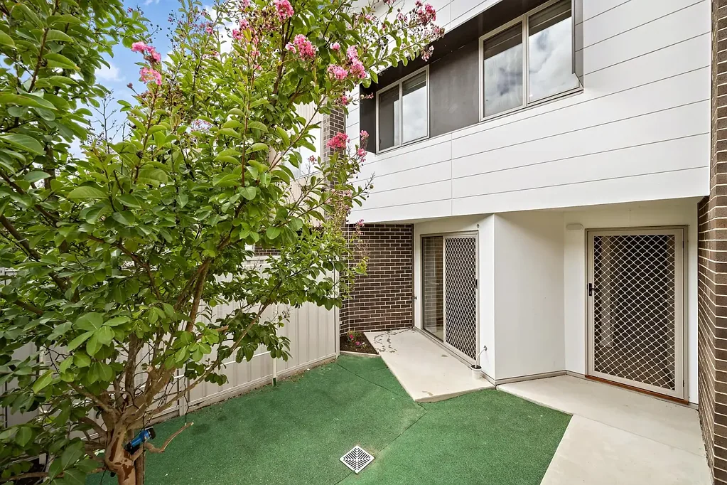 28/40 Pearlman Street, Coombs, ACT 2611