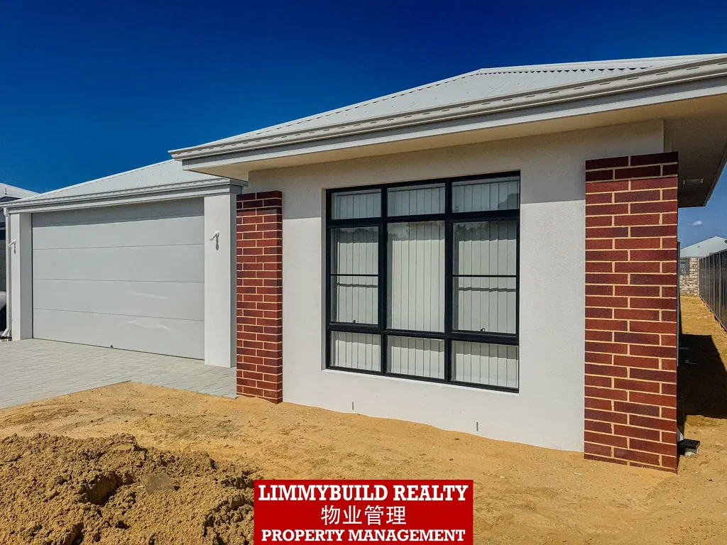 Modern Spacious 4 bedrooms New Build Home