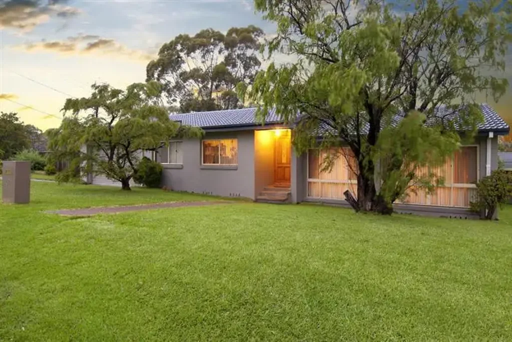Family Home with Pool & Prime Location