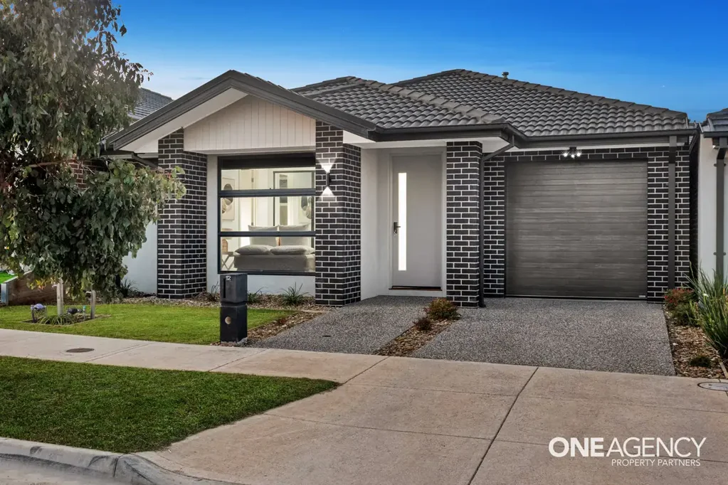 Tarneit 3chambre Modern Family Living in One of Tarneit's Most Sought-After Estates..!!!