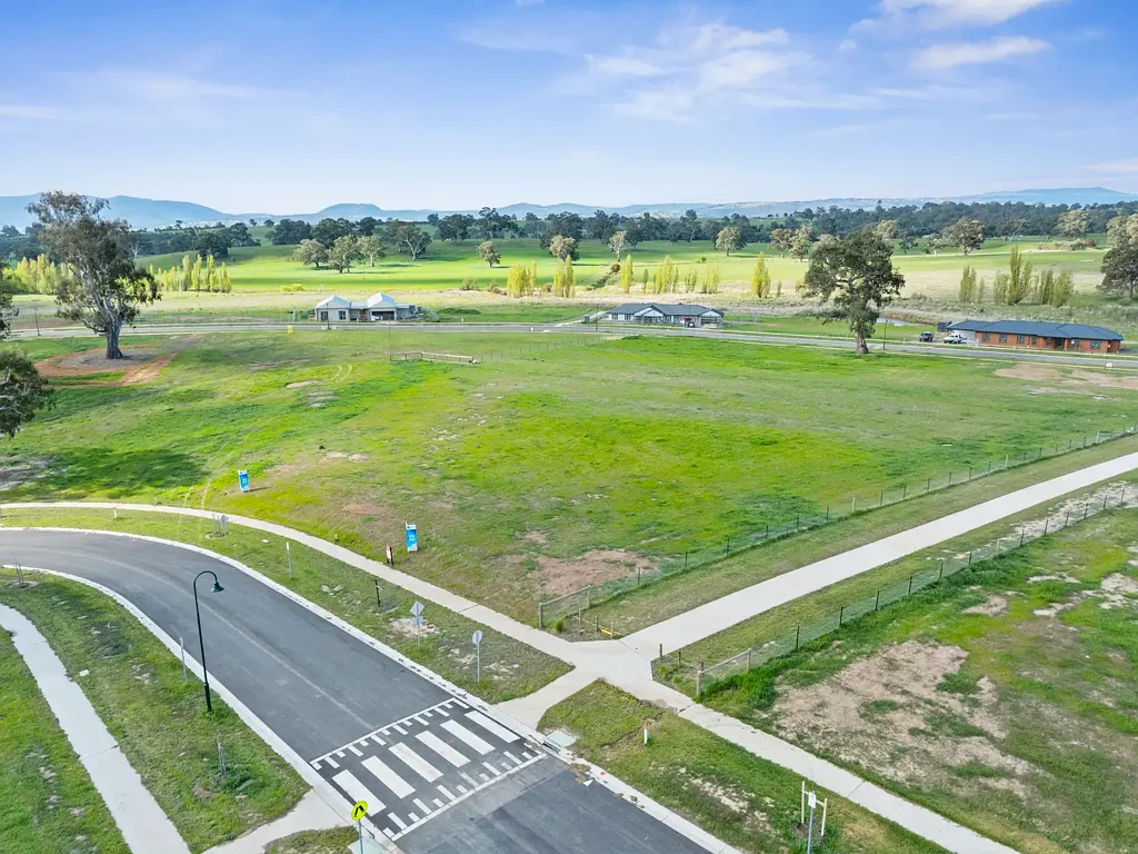 Mansfield Prime parkside position in Samaria Views