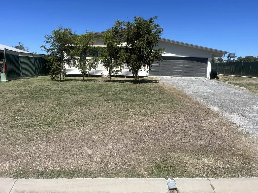Taroom 5Moenga 5 Bedrooms 4 Bathrooms