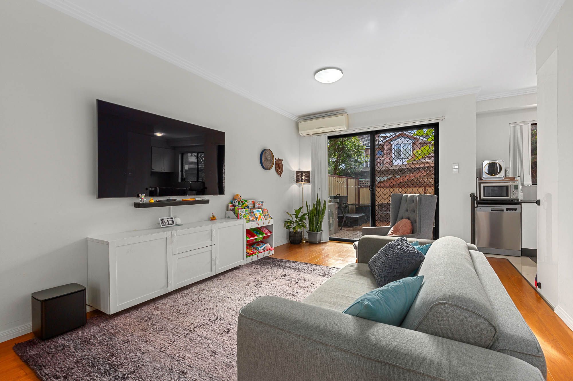 22 PARIS ST, CARLTON NSW 2218, 0房, 0浴, Townhouse