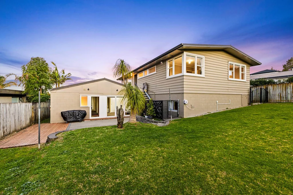 Sunnyhills 7chambre Freehold 807sqm, Home & Income, Dual Properties