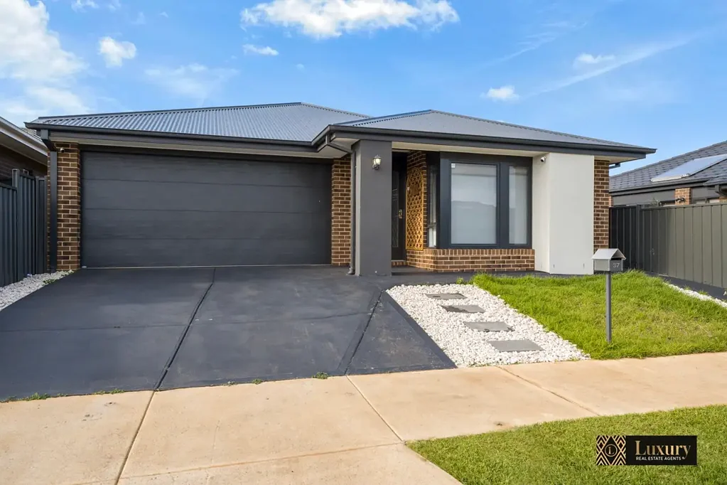 Truganina 4 Bedroom Move in now !!!