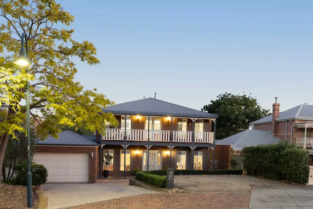 Werribee 4Kwarto Timeless Charm and Family Comfort by the River