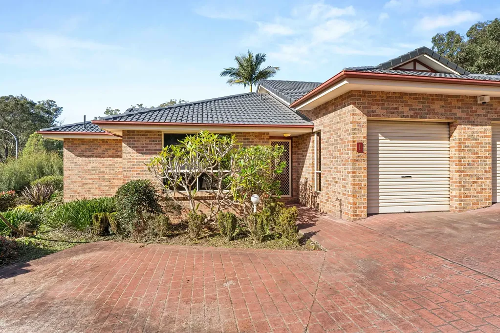 1/4 Maleen Street, Bomaderry, NSW 2541