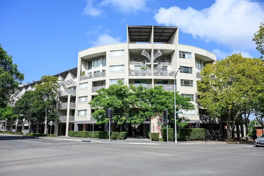 Newtown 1ห้องนอน Style, value and a prime location in a unique loft apartment year round North Facing aspect