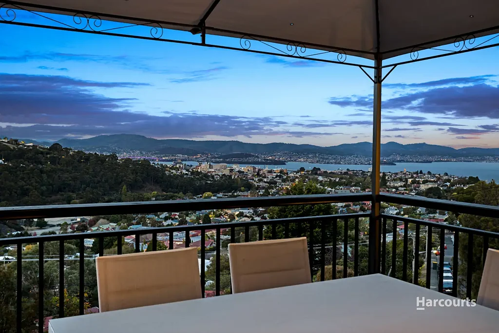 South Hobart 3ਬੈੱਡਰੂਮ *OFFERS CLOSING MONDAY 22/09 AT 12 NOON*