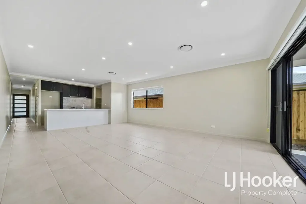 Modern Family Home with Ducted Air Conditioning & Media Room