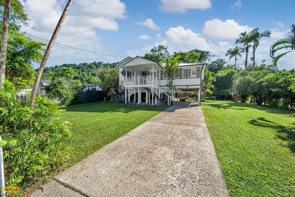 Babinda 4Phòng ngủ Historic Queenslander in the heart of Babinda