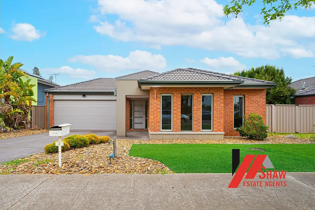Spacious 5 Bedroom Family Home! Including Solar Panels!