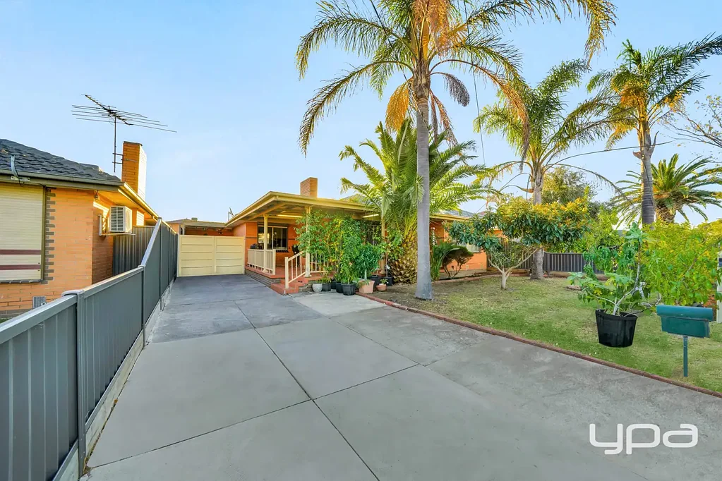 Campbellfield 5 Bedroom Rare Opportunity in the heart of Campbellfield