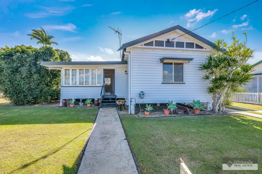 Svensson Heights 2房  Charming Home on a Spacious 825m² Block with Shed