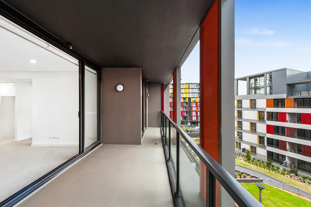 Modern 2 Bedroom Apartment in Coveted Location