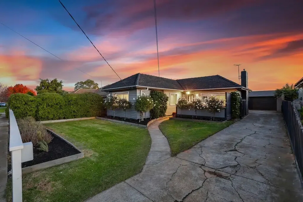 Perfect Location & Lawns maintained by owner  !!!!