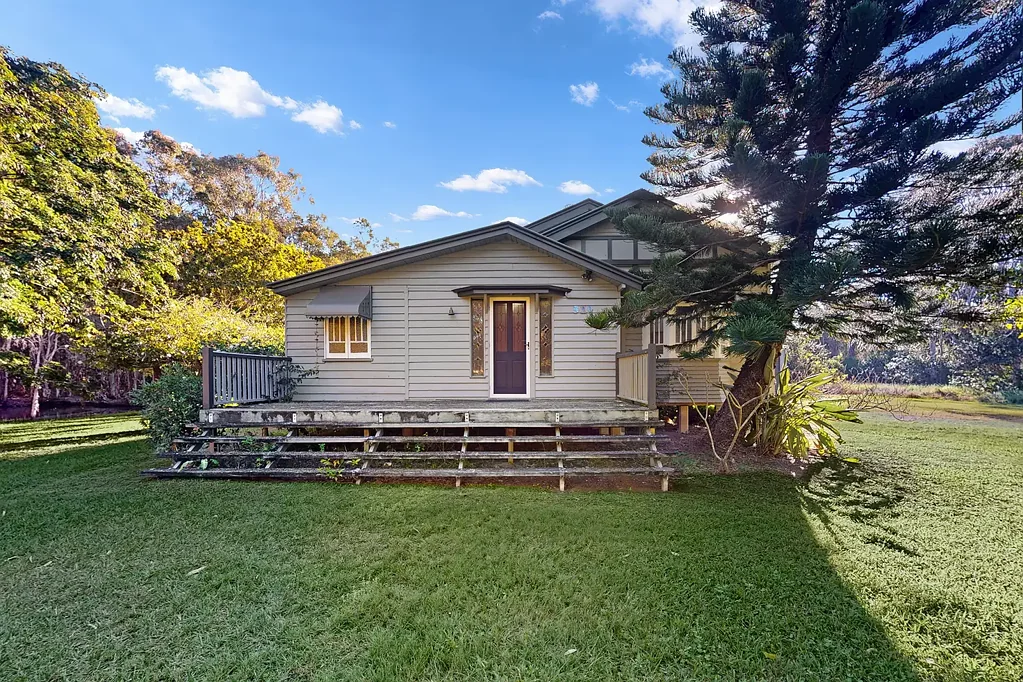 2 Homes on 10 Acres in Beachmere