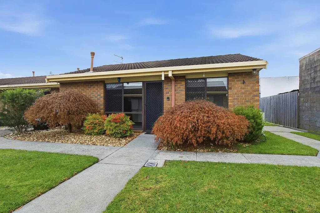Traralgon 2房  Retirement living and still own the title!